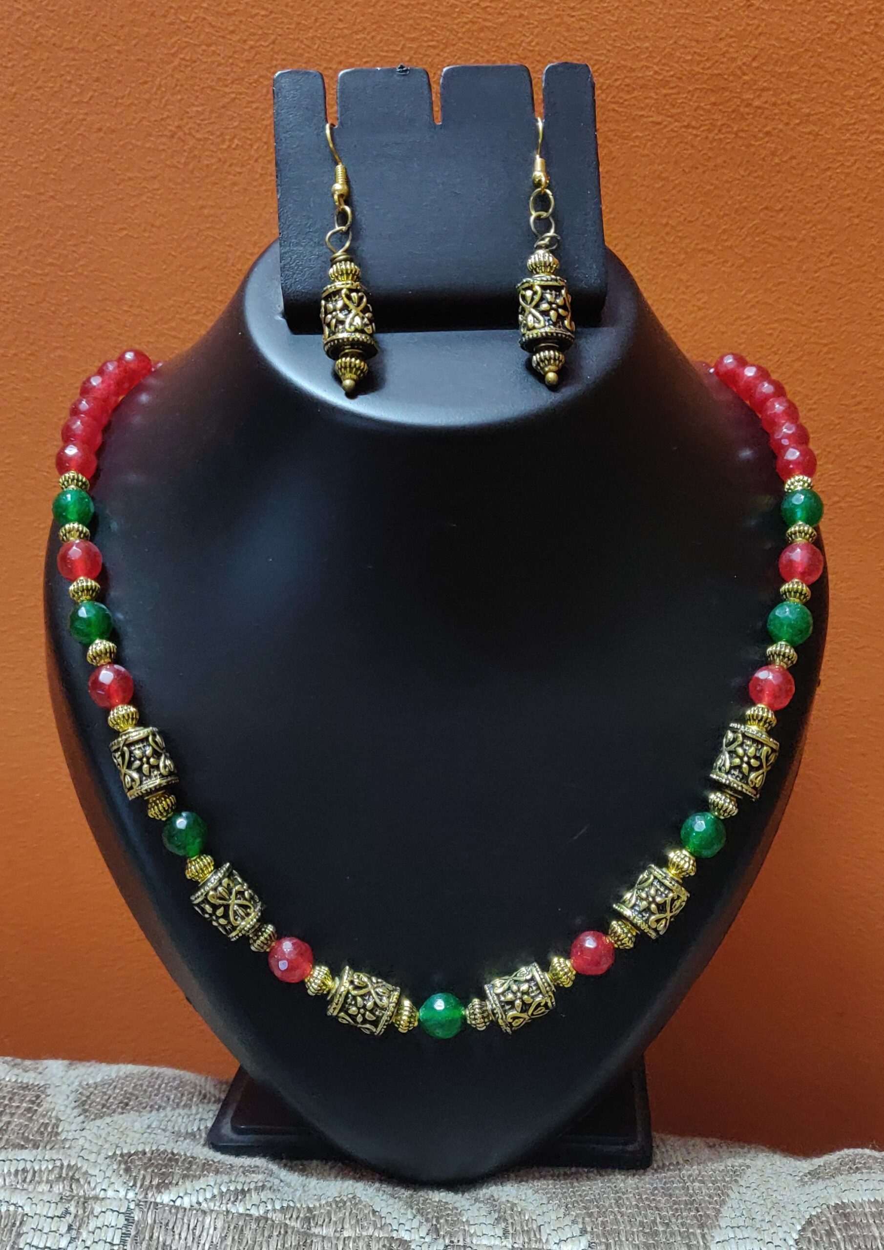 Semi precious beads necklace with oxidized beads