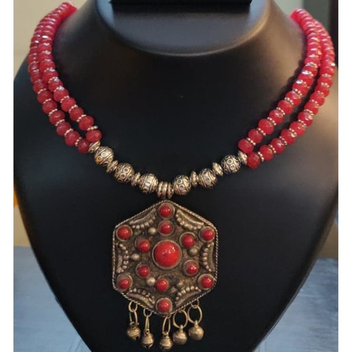 Semi precious beads with Jaipuri Pendant necklace