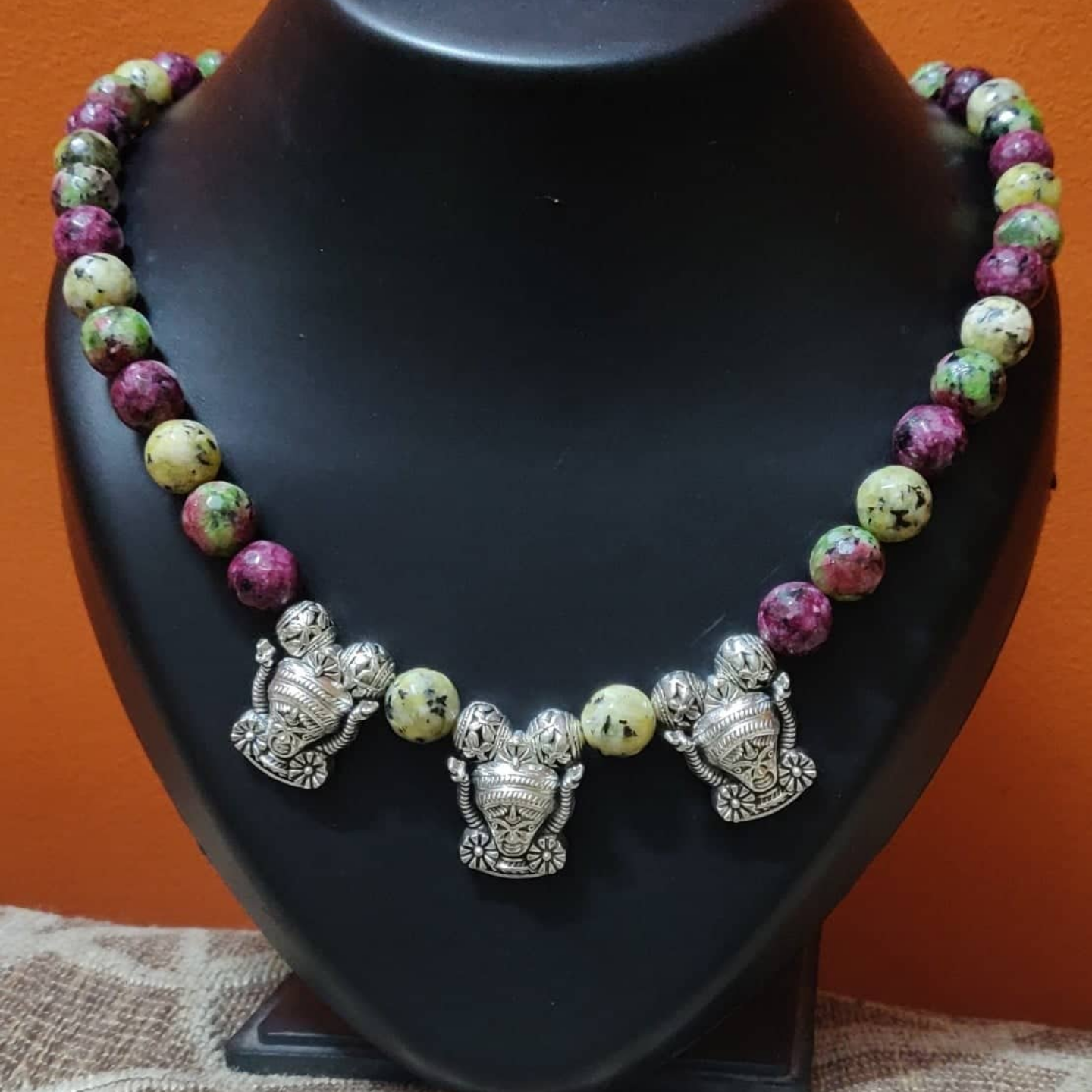 Semi precious beads necklace