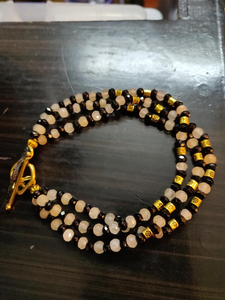 Multilayer beads bracelet