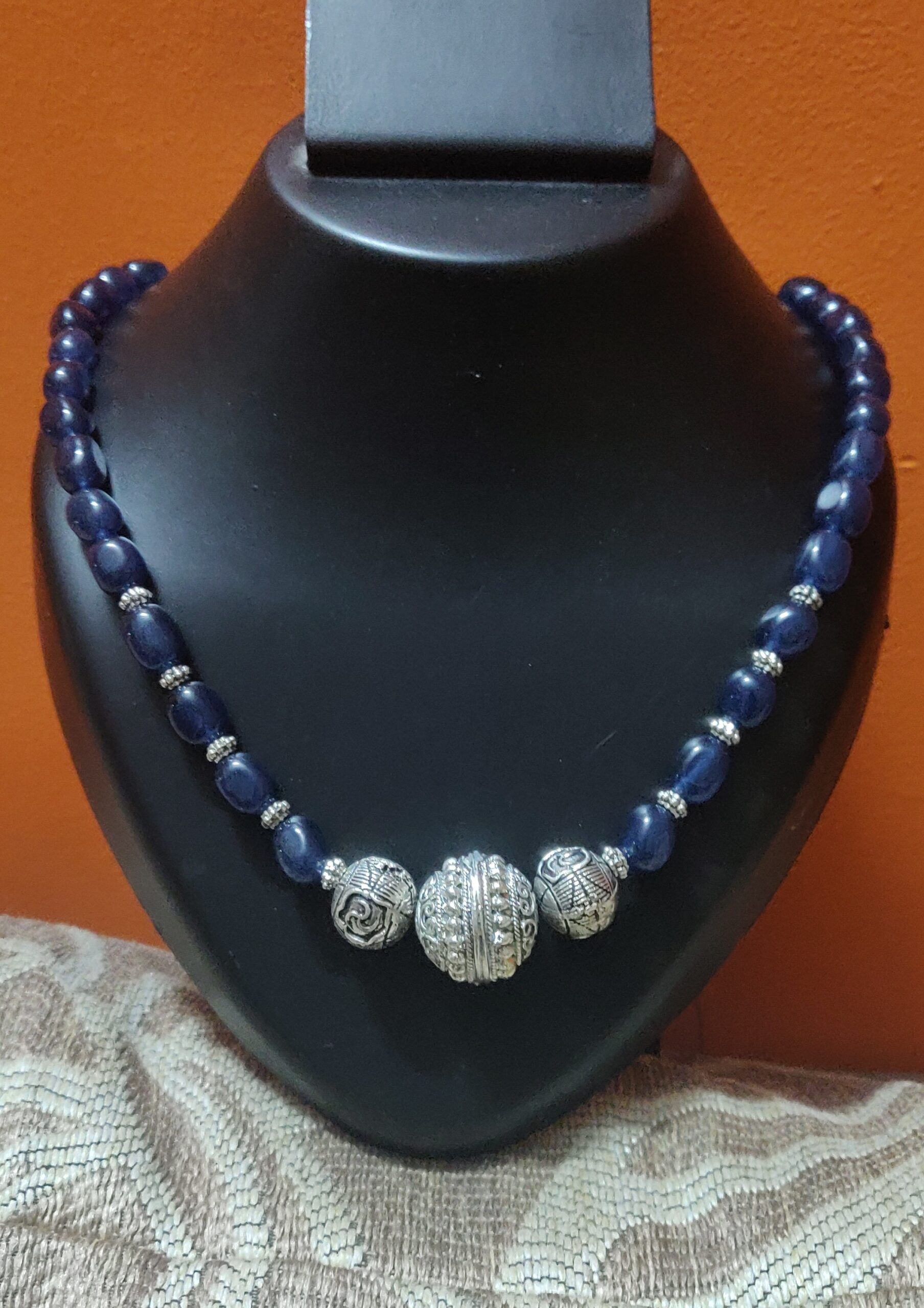 Semi precious beads necklace with silver beads