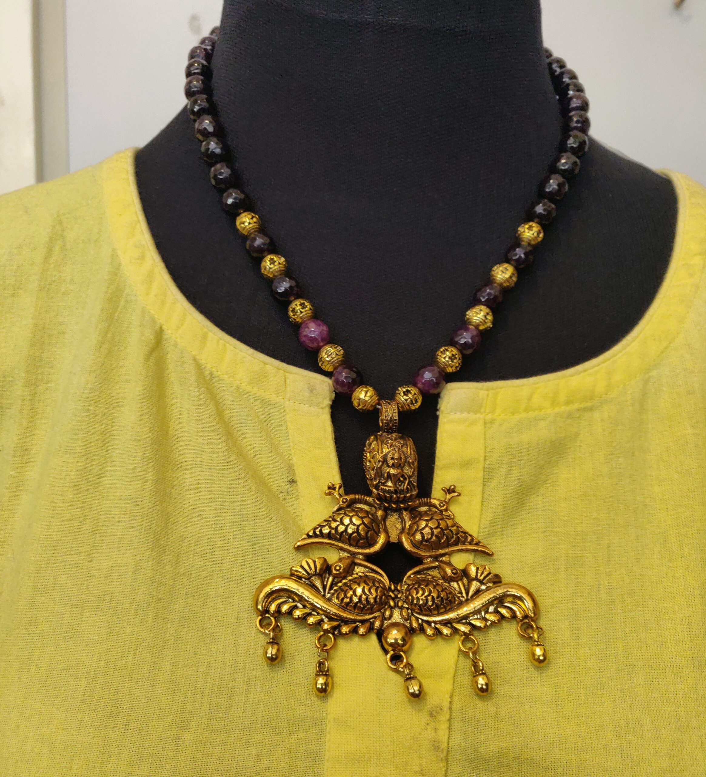 Semiprecious and brass beads necklace