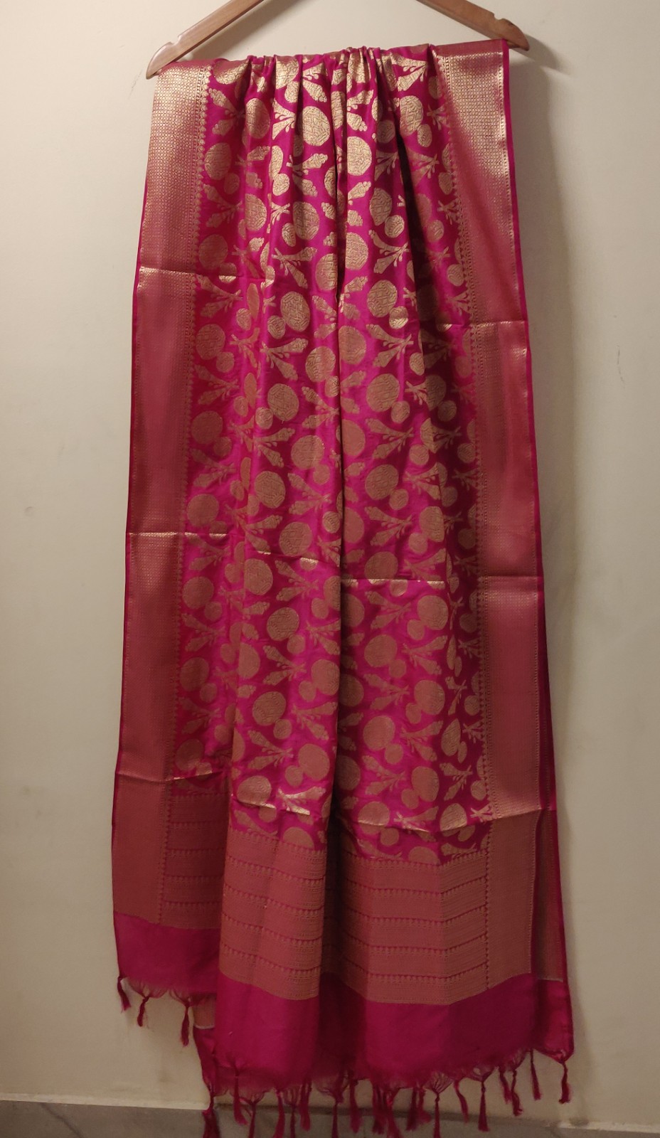 Banaras duppatta in Pink shade with antique zari