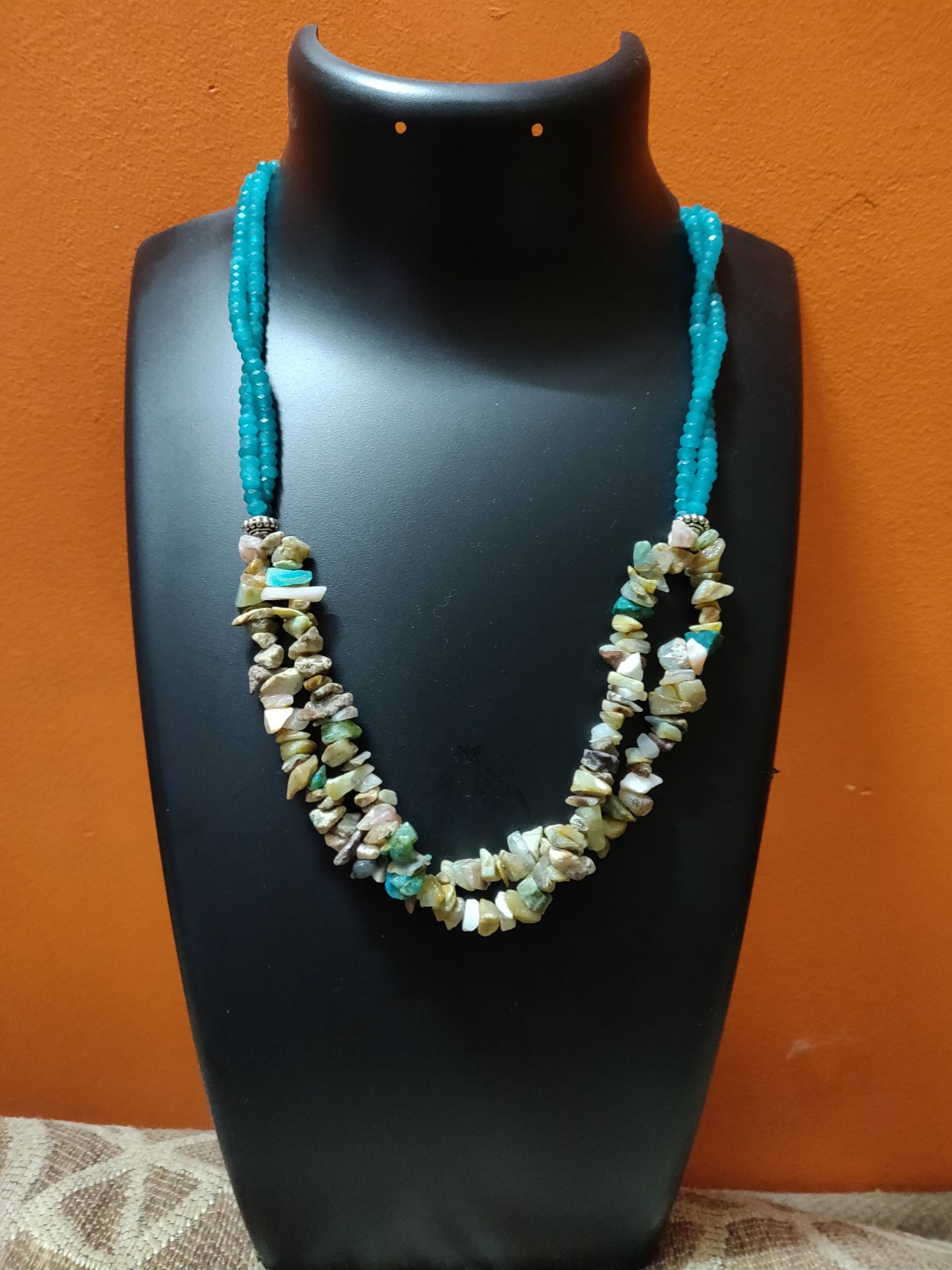 Semi precious beads and chip stones necklace