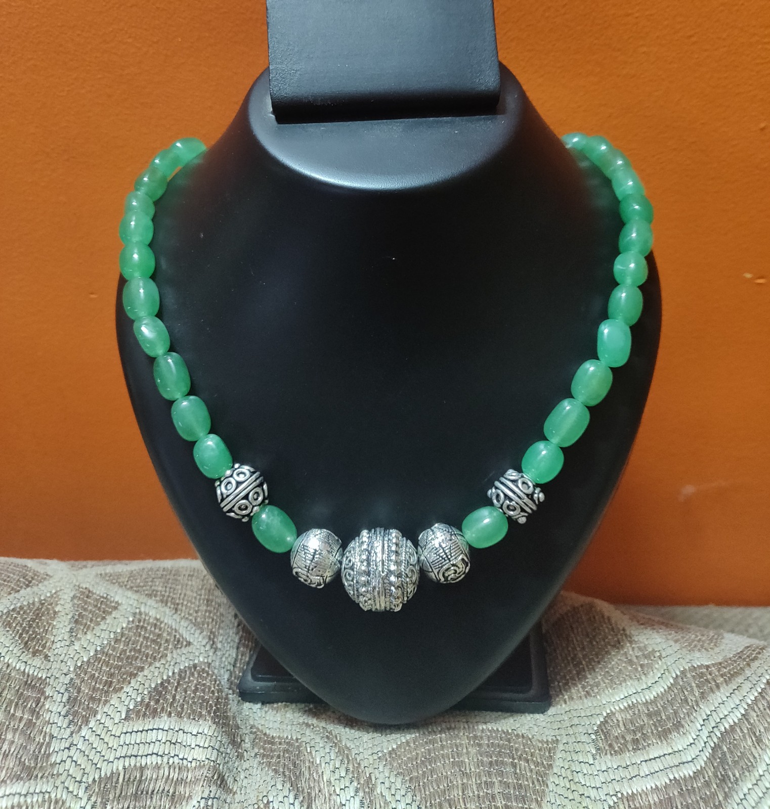 Light green semi precious beads necklace