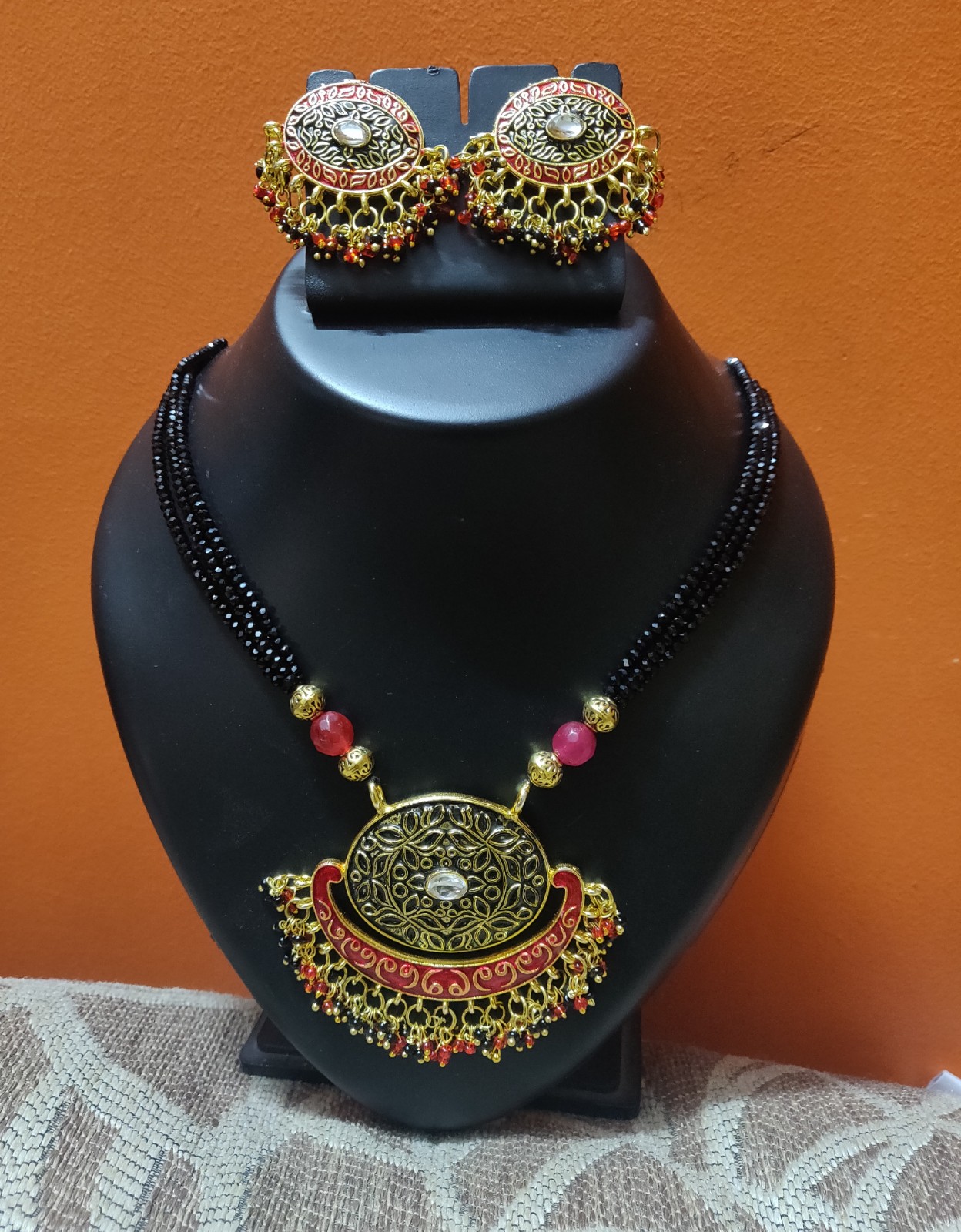 Black crystals multi layers necklace