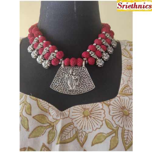 Thread Necklace