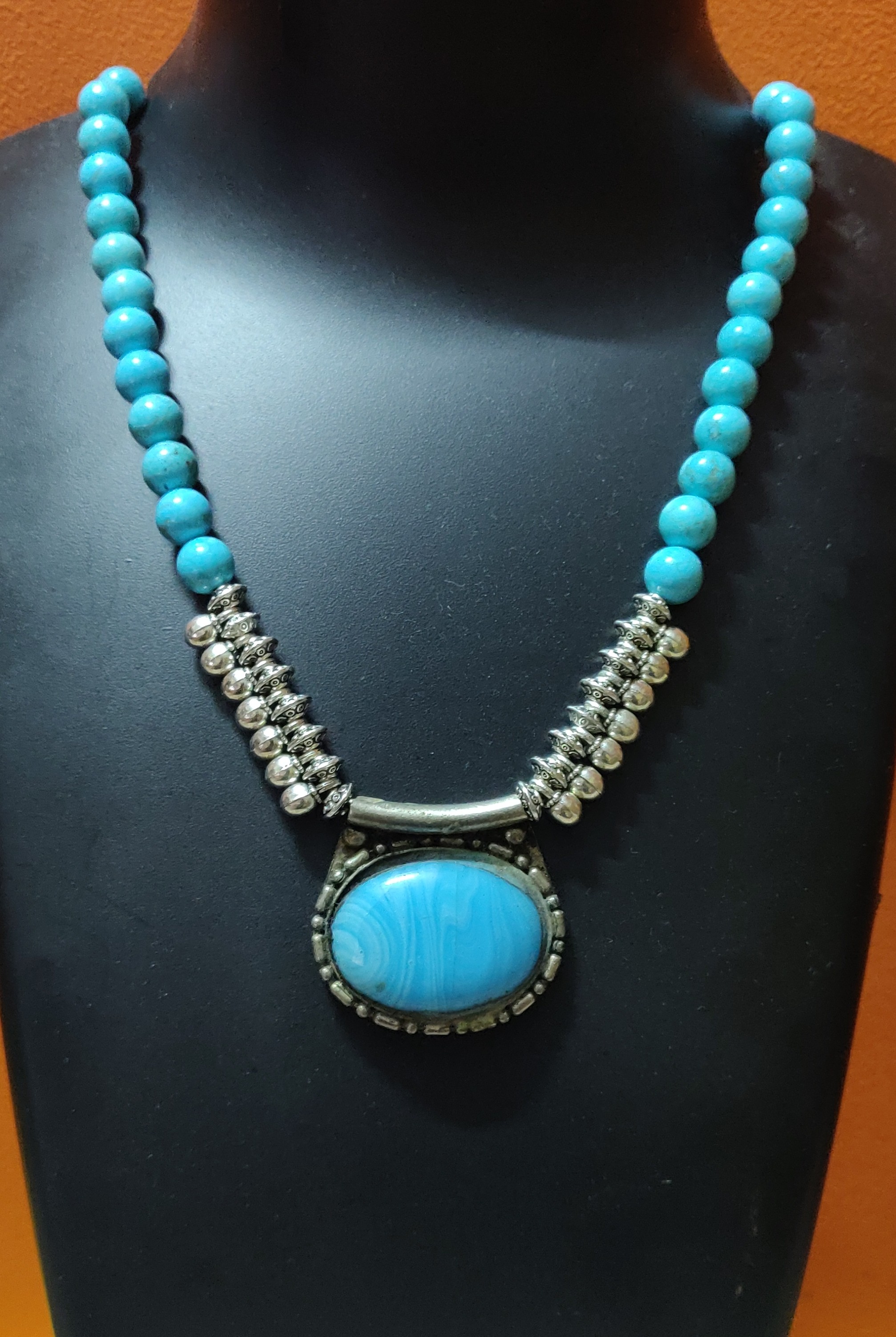 Turquoise beads necklace