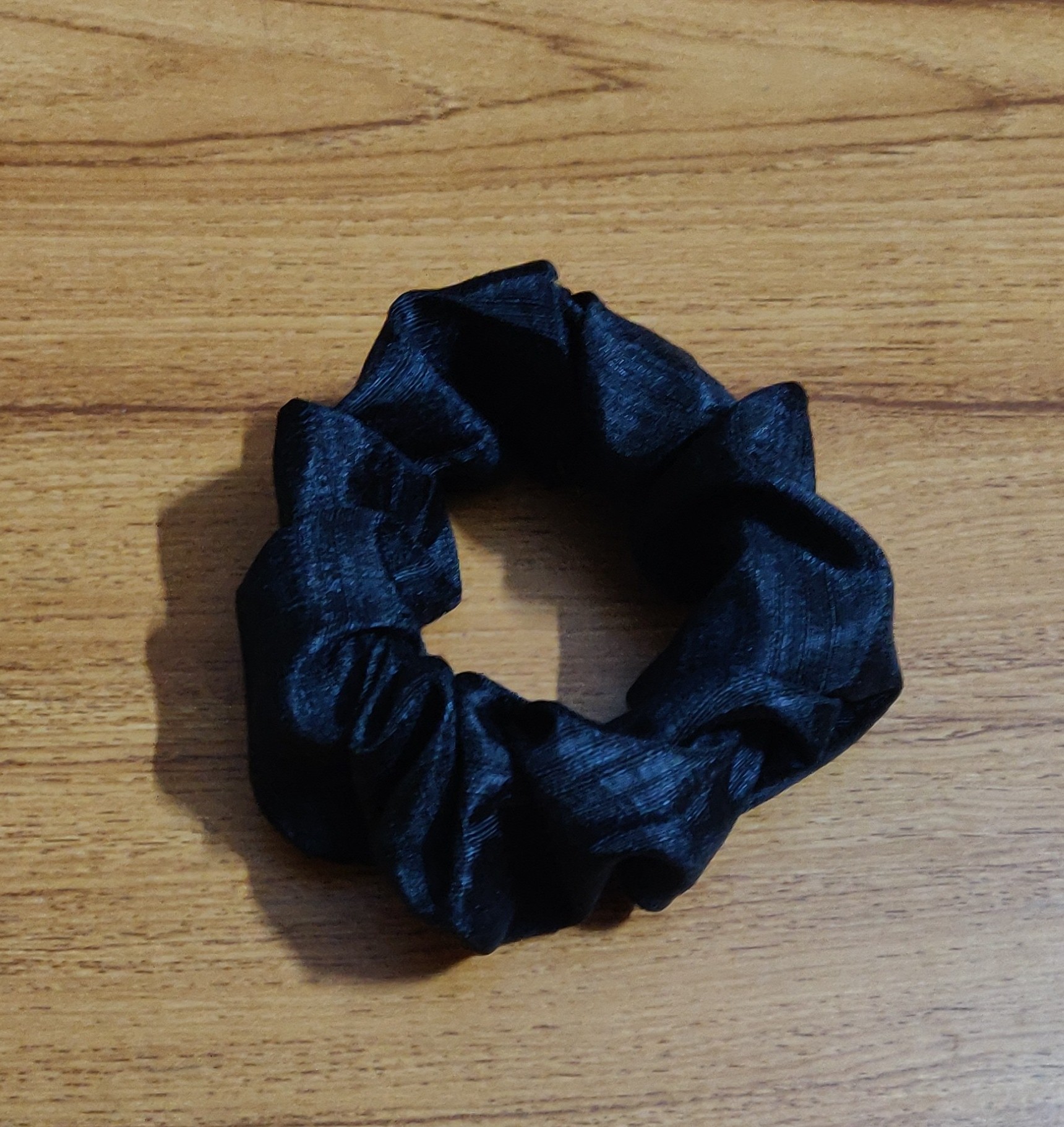 Broad scrunchies in plain silk fabric - set of 2