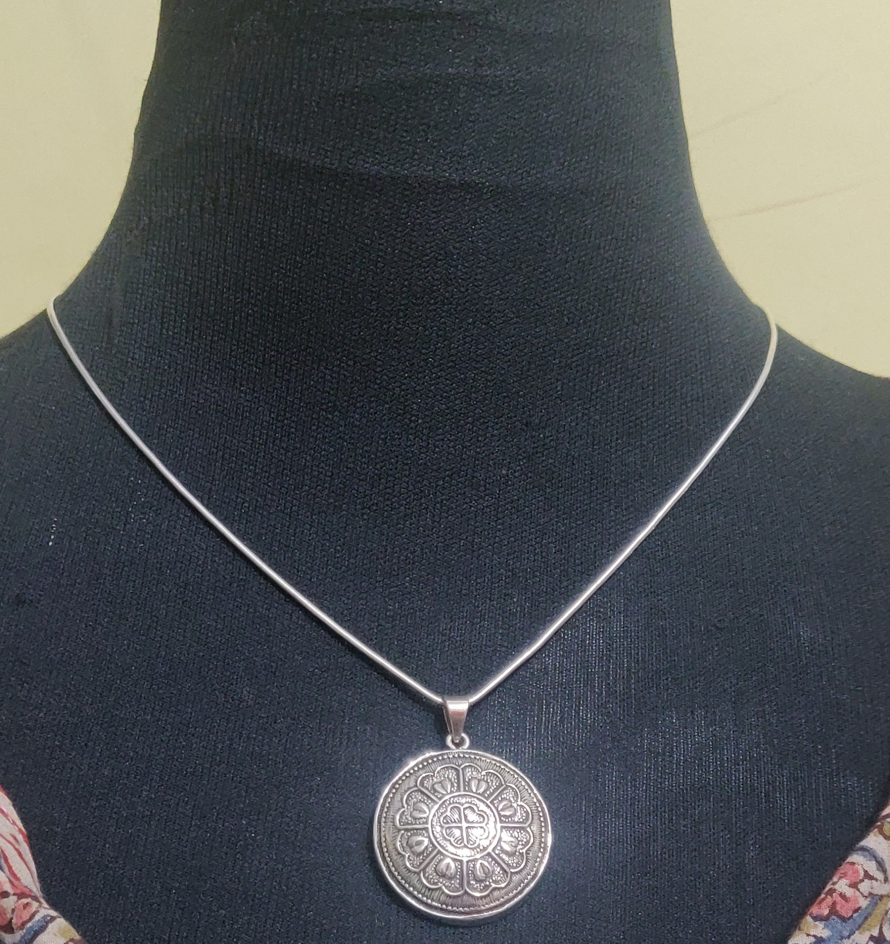 Silver plain chain and pendant