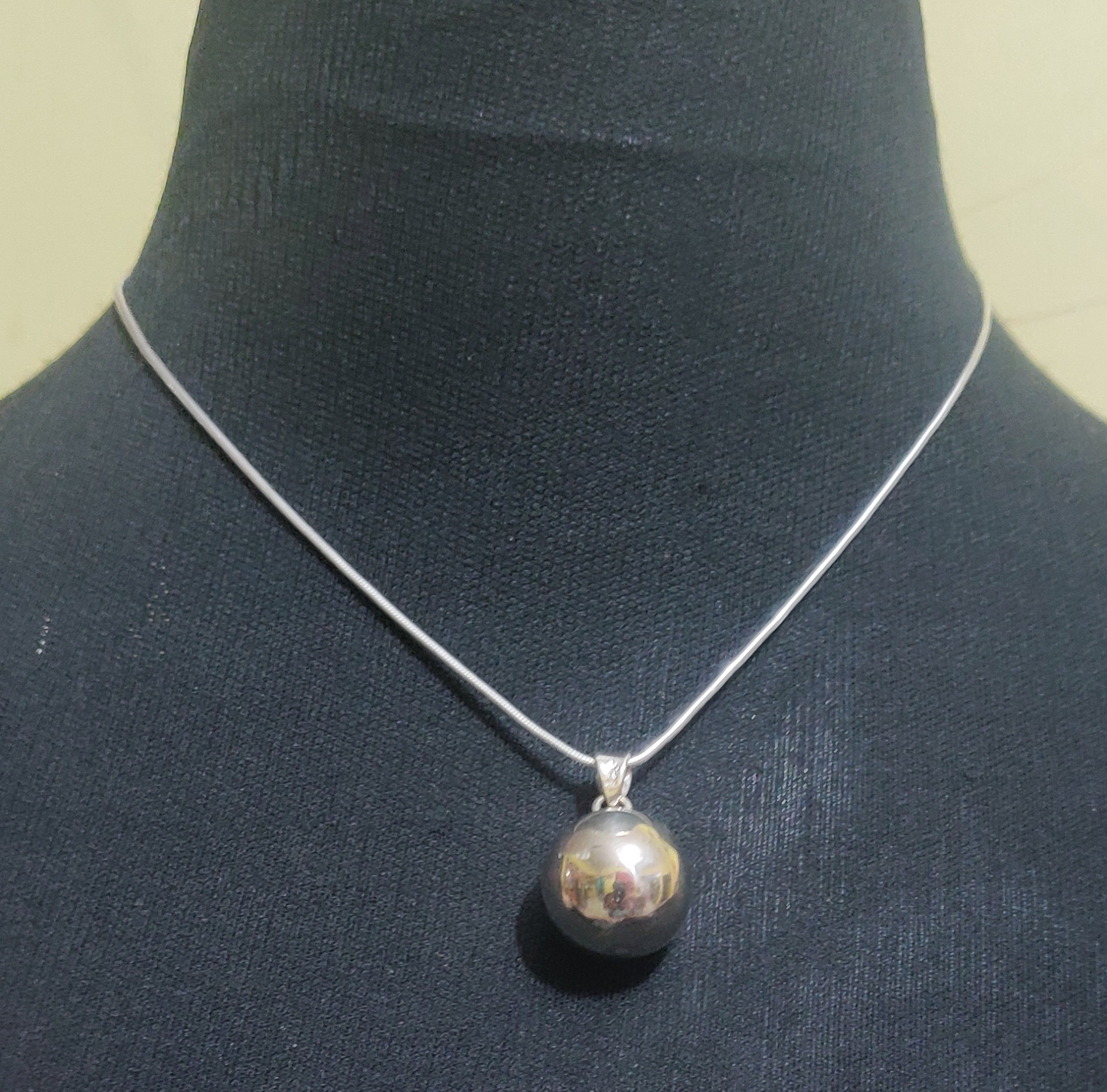 Silver plain chain and pendant