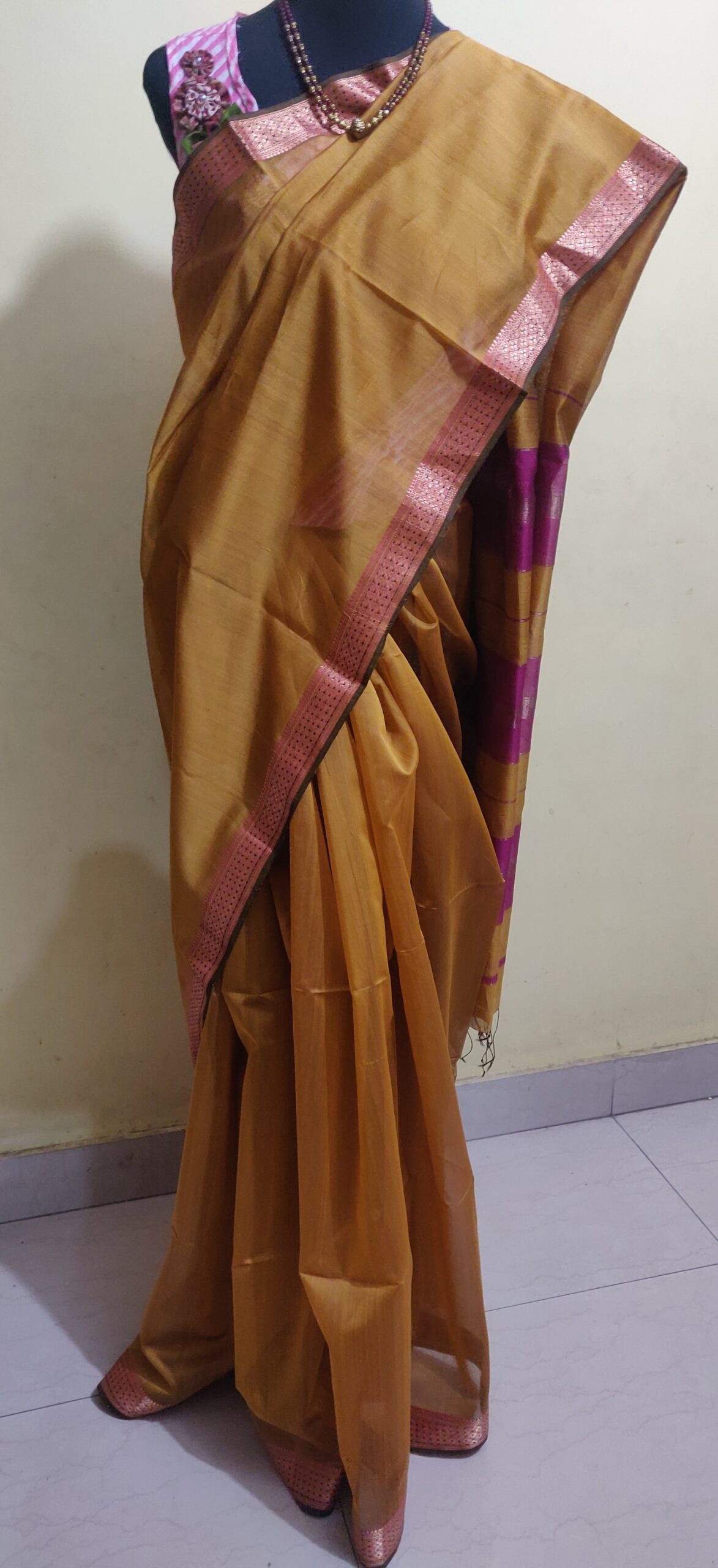 Maheswari handloom Cotton silk saree with blouse.