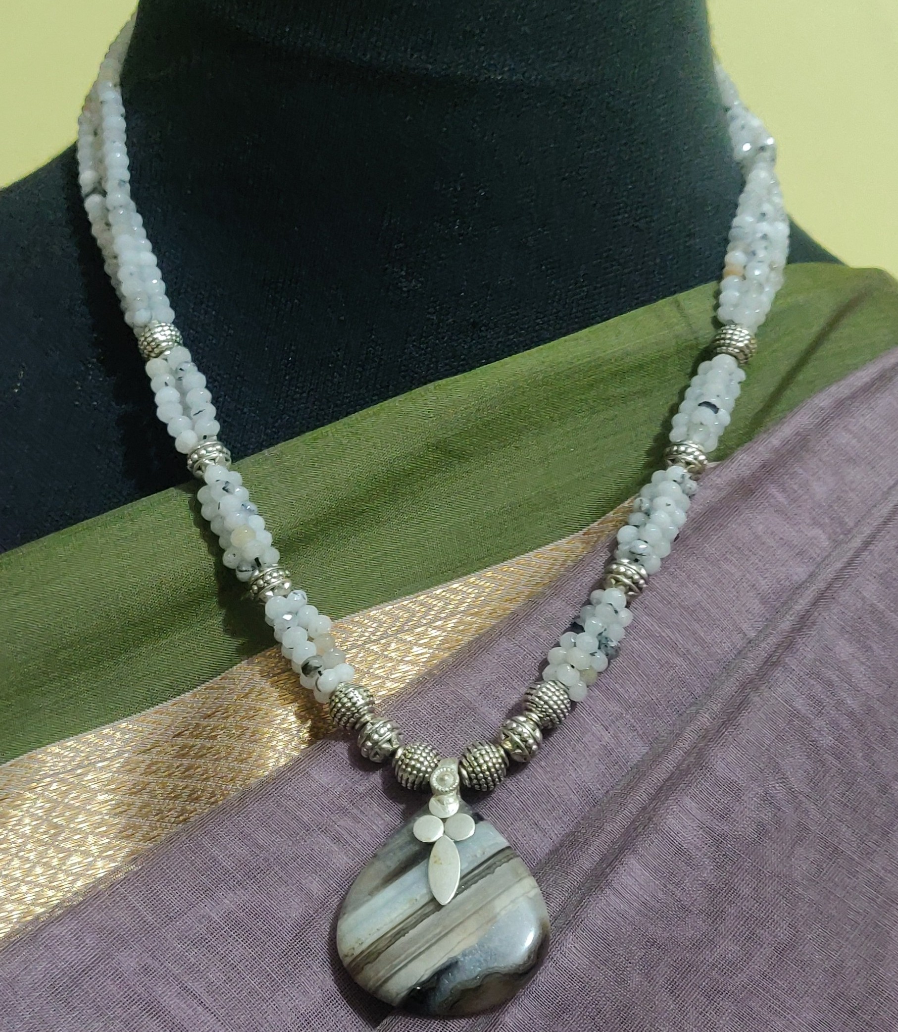 Layered agate cut beads with agate slice pendant chain
