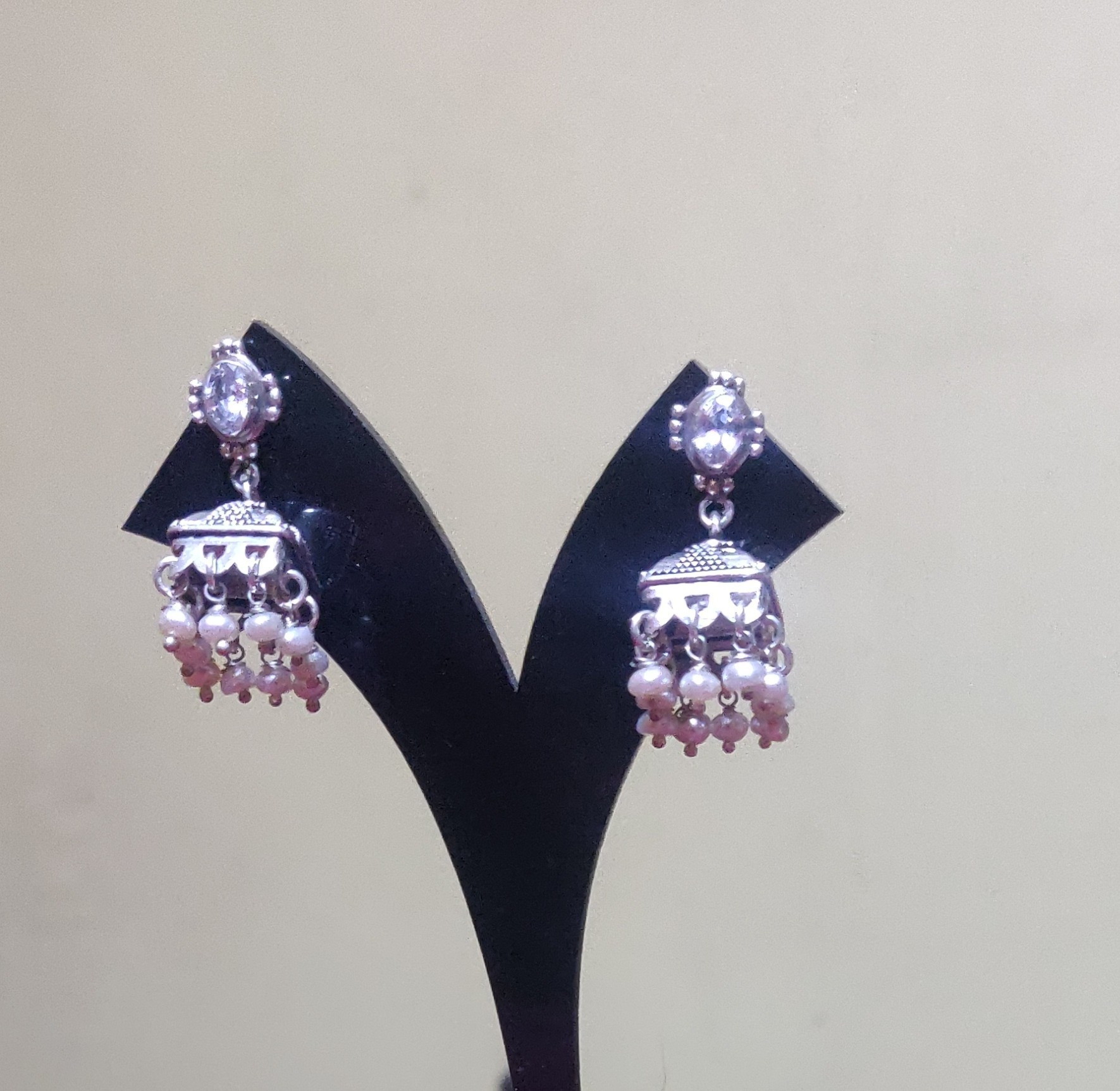 Silver plain jumkas with white stone studs