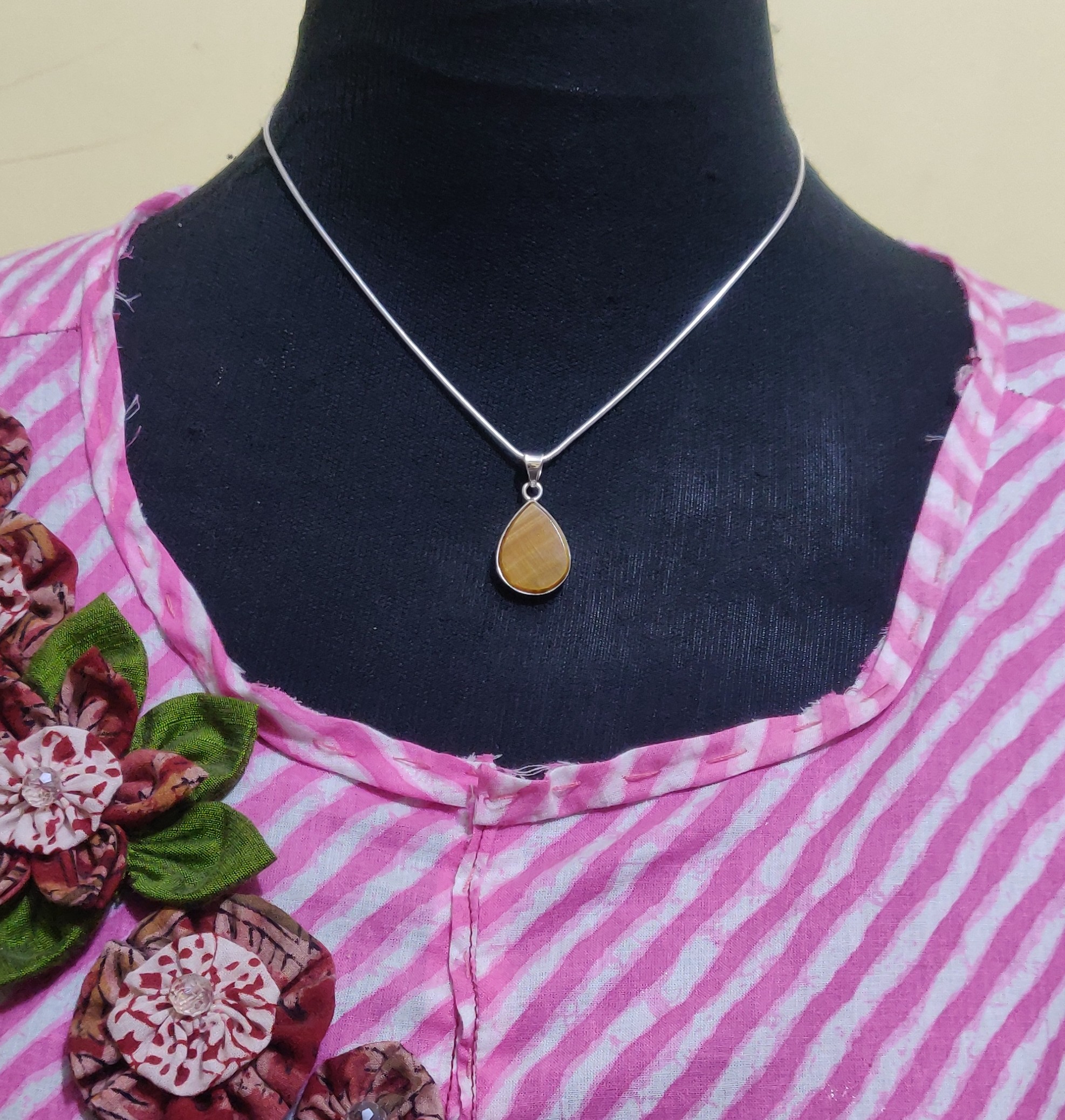 925 Silver Tiger Eye stone earrings and Pendant set