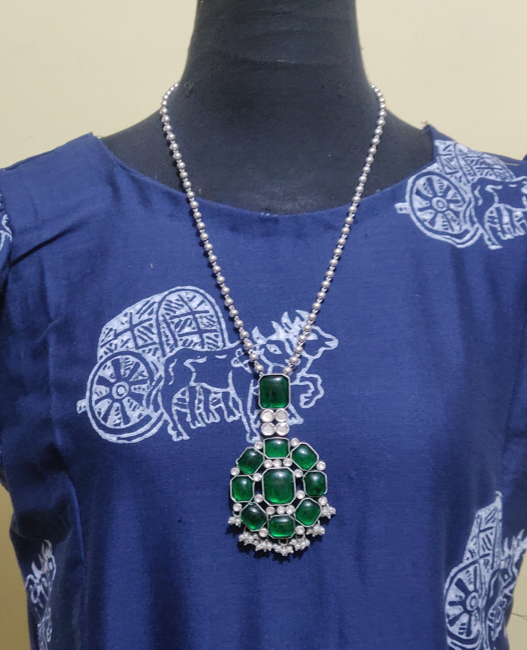 Pure silver chain with kundans pendant