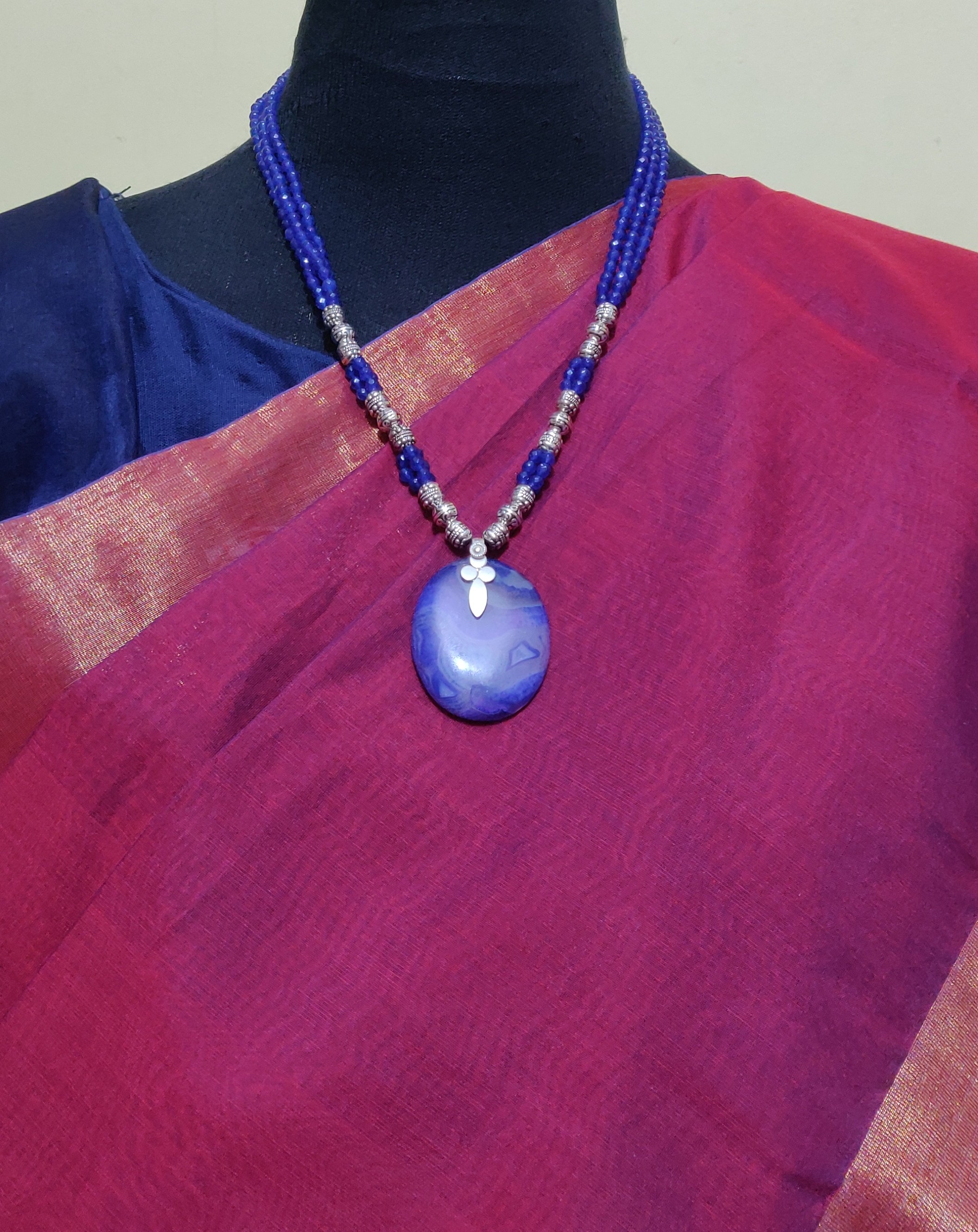 Semi precious beads and agate slice pendant