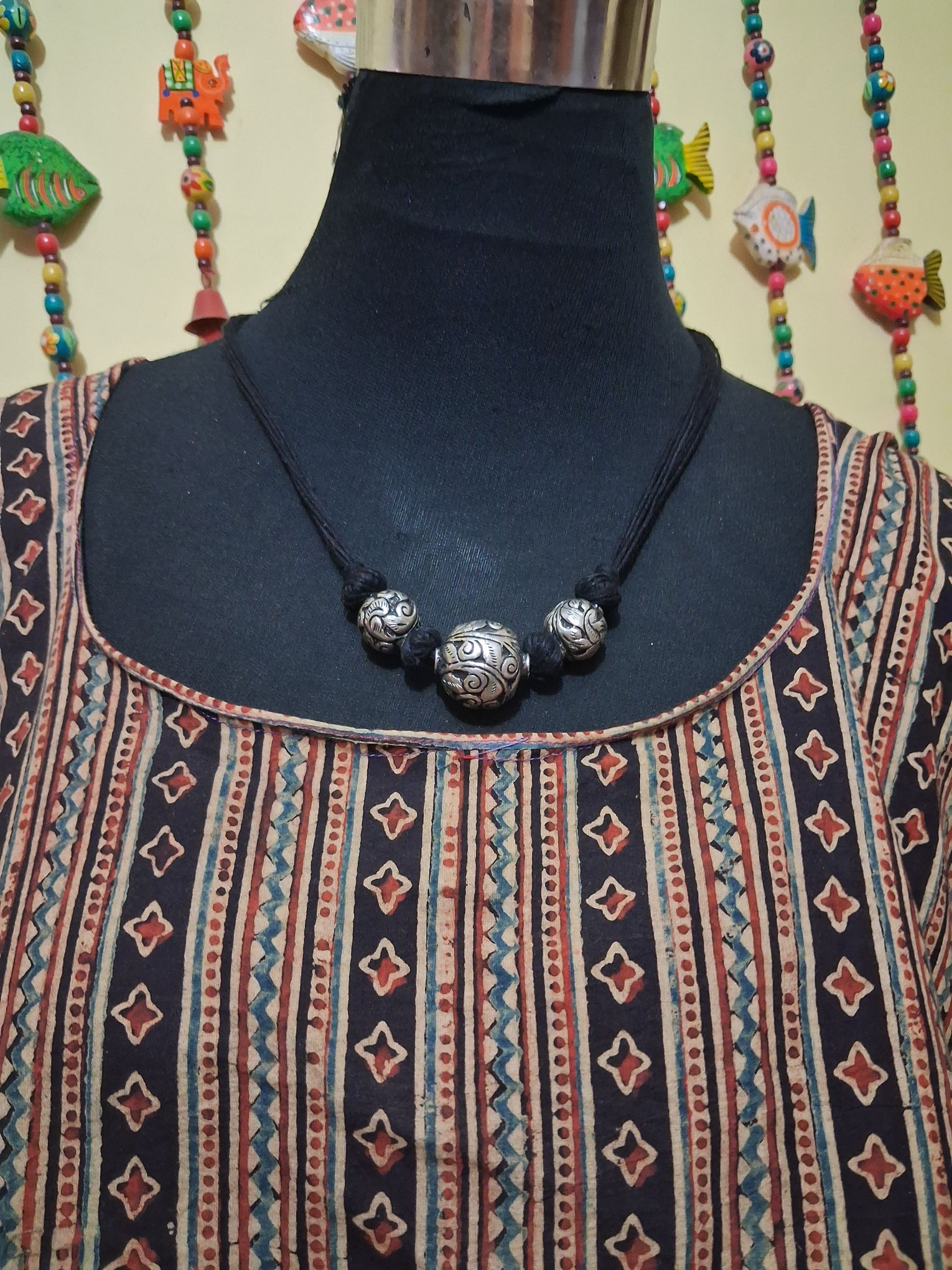 Pure silver antique beads thread necklace